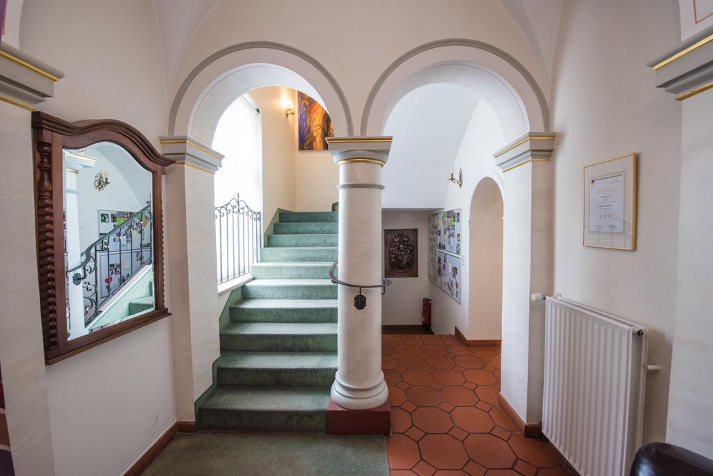 Hotel Am Schloss Illertissen Bagian luar foto