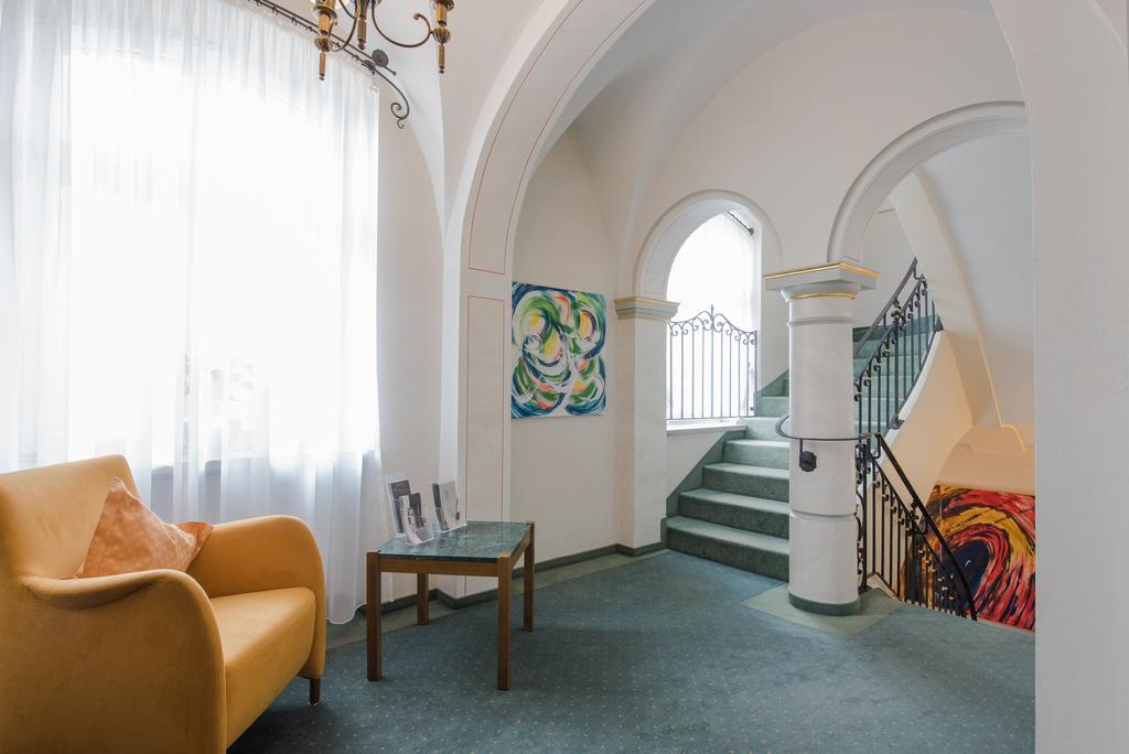 Hotel Am Schloss Illertissen Bagian luar foto