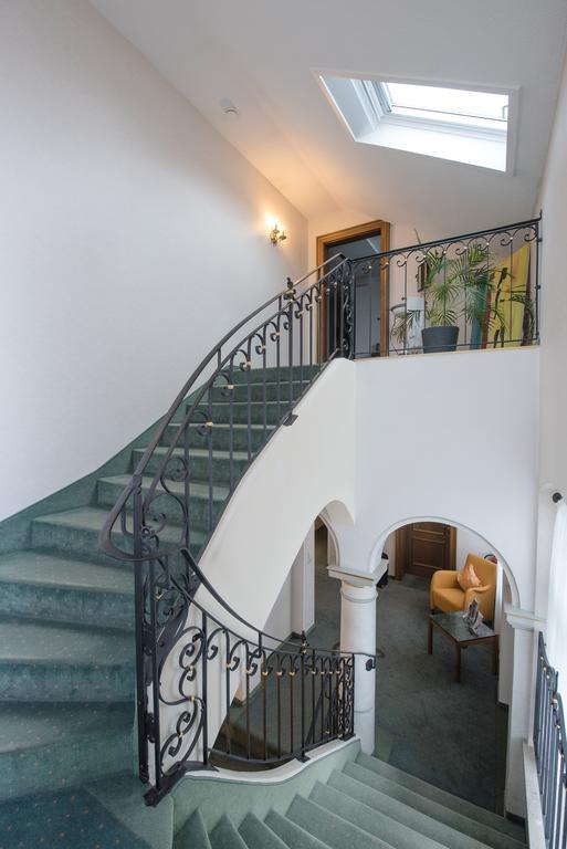 Hotel Am Schloss Illertissen Bagian luar foto