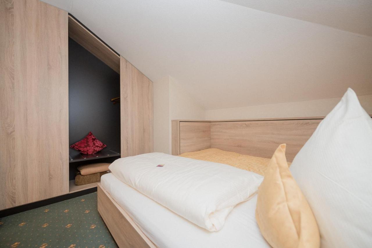 Hotel Am Schloss Illertissen Bagian luar foto